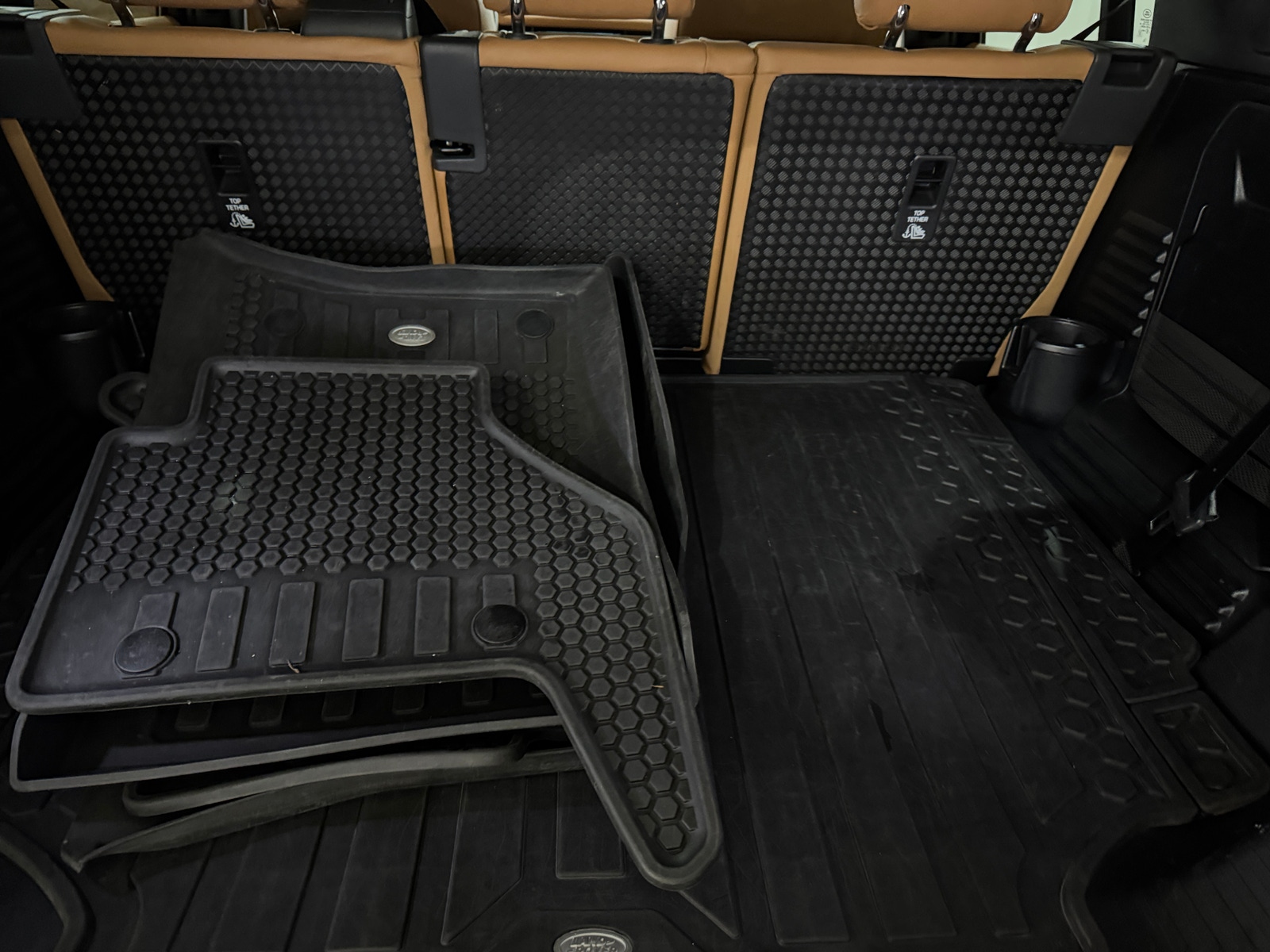Thumbnail: 2023 Land Rover Defender - 6