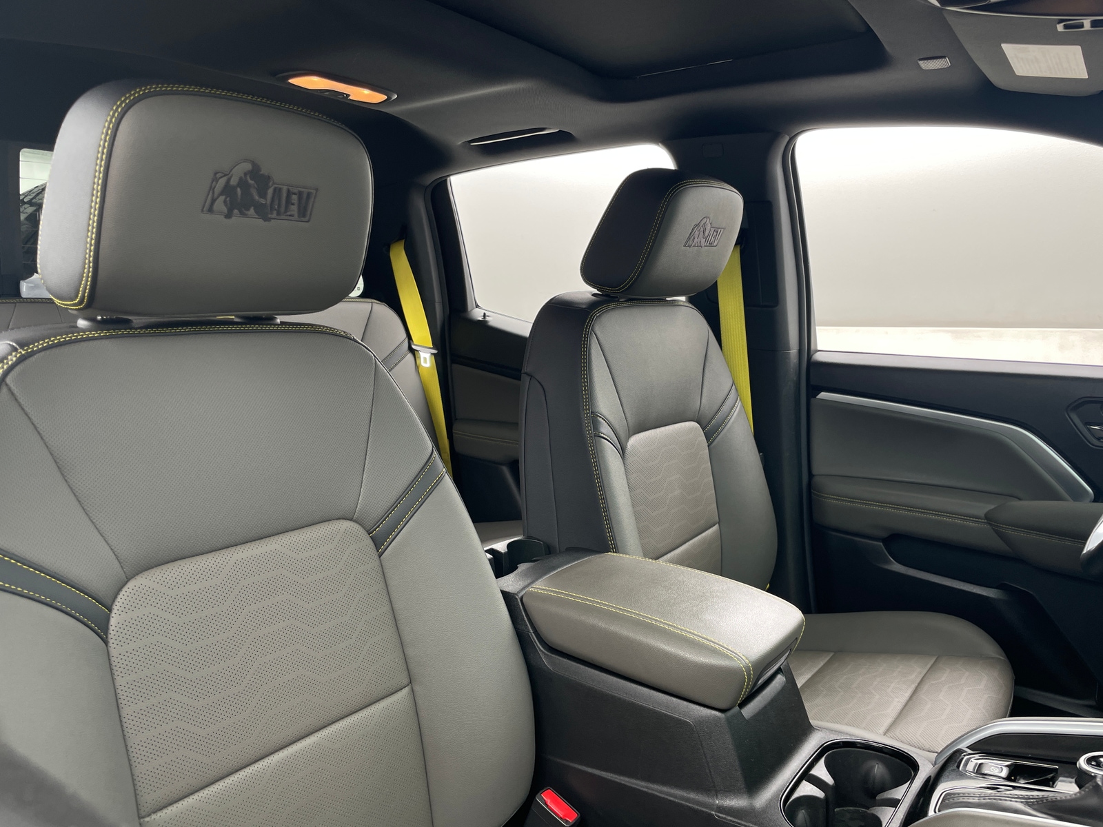 Thumbnail: 2024 Chevrolet Colorado - 2