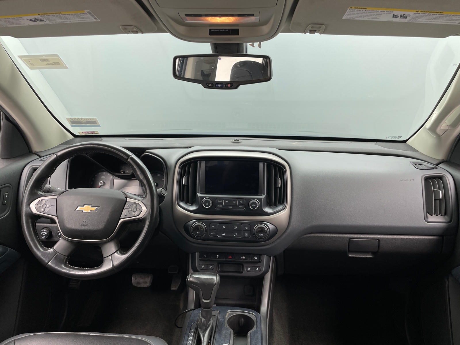 Thumbnail: 2017 Chevrolet Colorado - 3