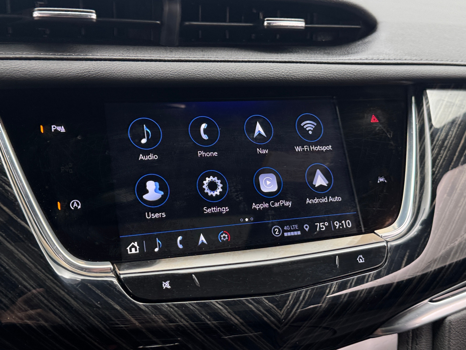 Thumbnail: 2025 Cadillac XT6 - 3
