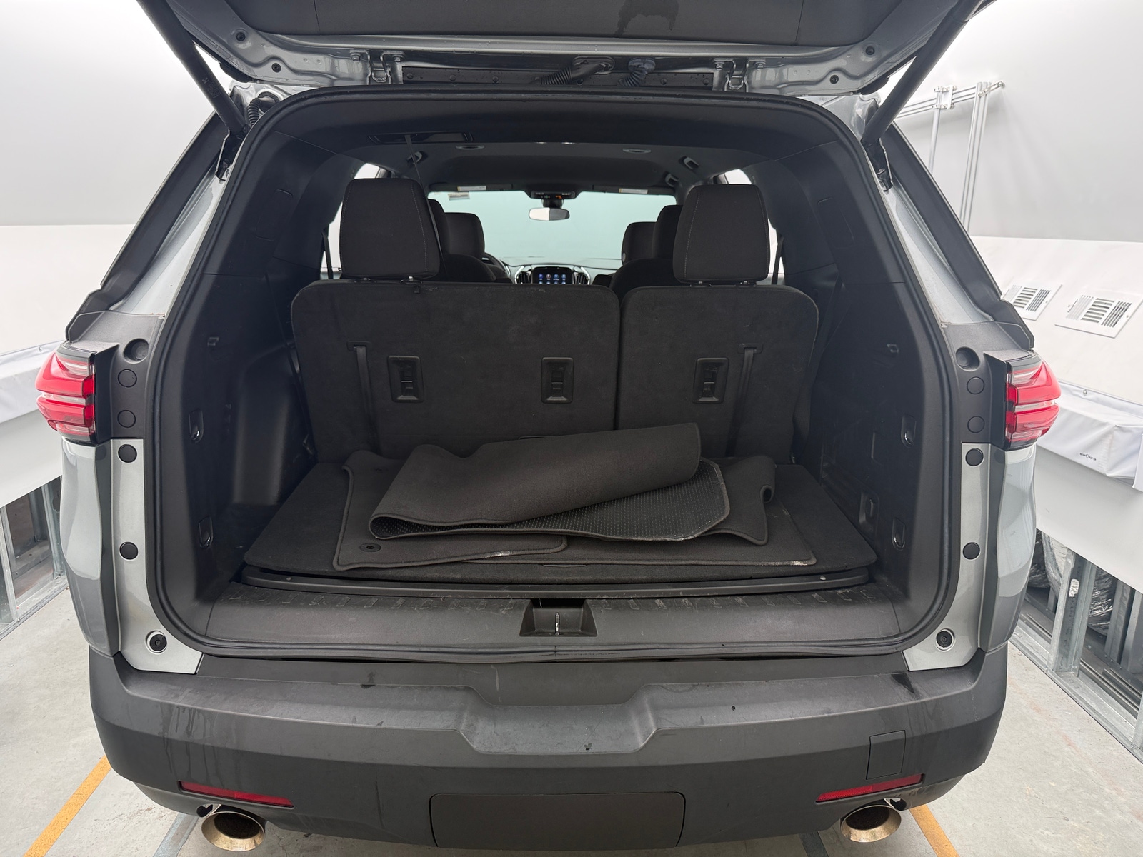Thumbnail: 2023 Chevrolet Traverse - 7