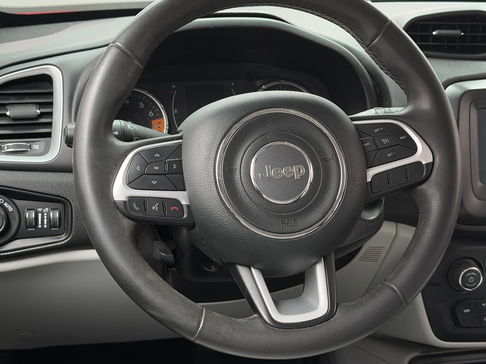 Thumbnail: 2019 Jeep Renegade - 5