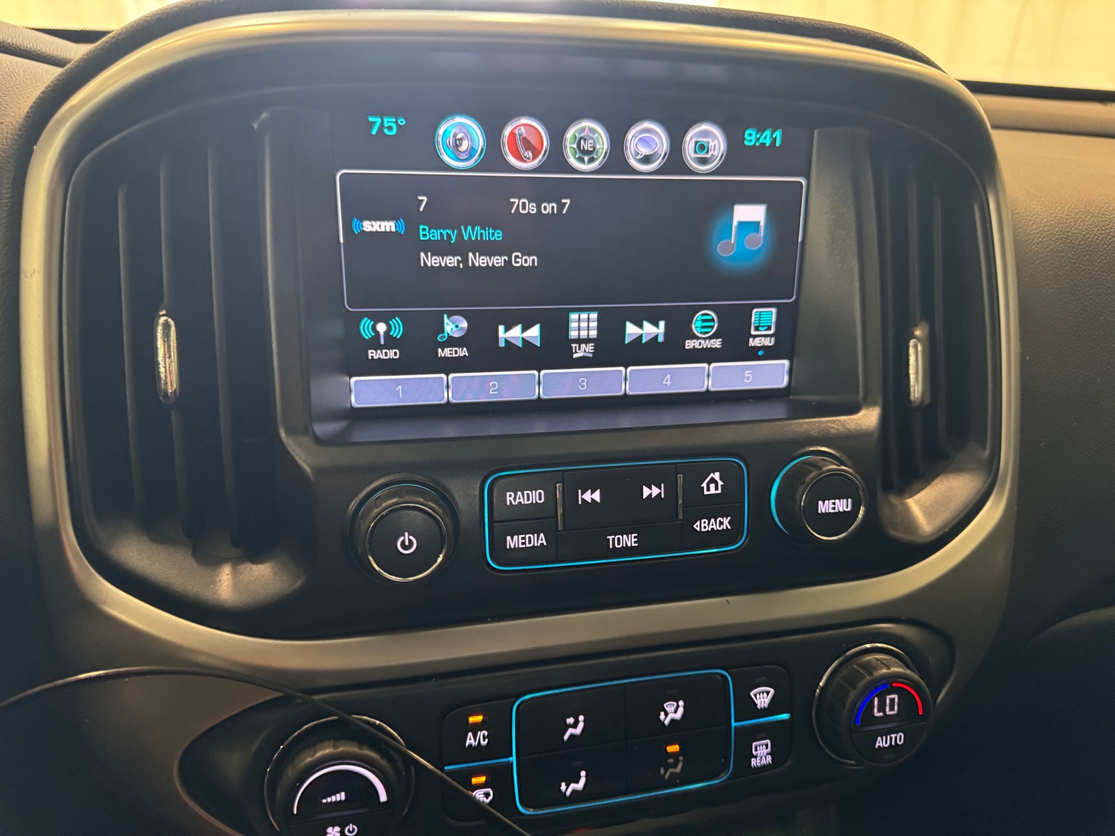Thumbnail: 2018 Chevrolet Colorado - 3