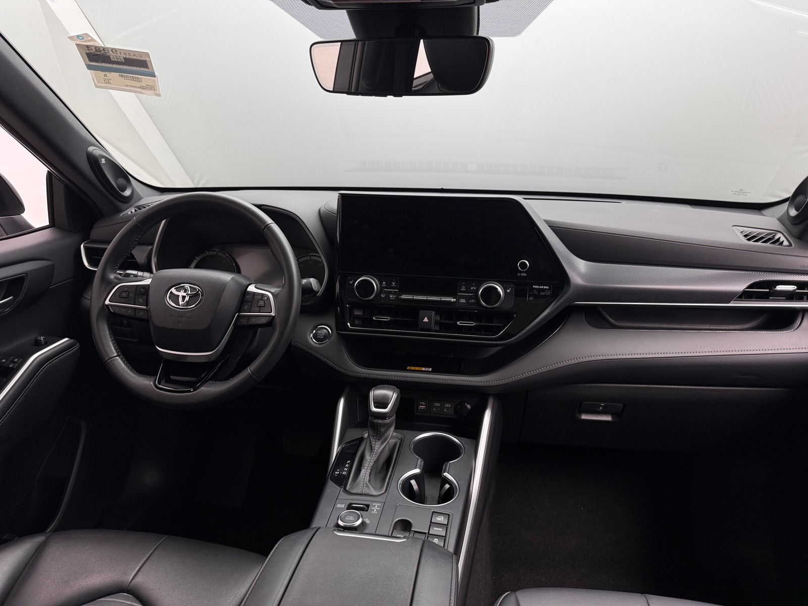 Thumbnail: 2023 Toyota Highlander - 2
