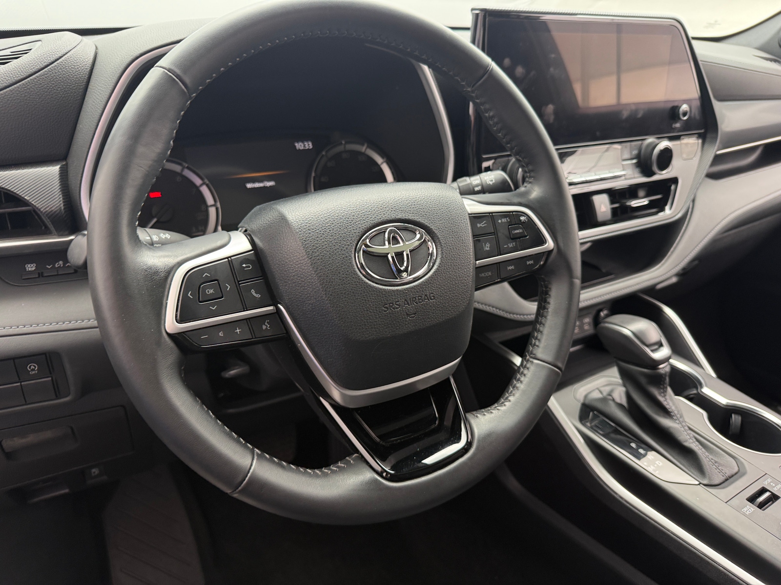 Thumbnail: 2023 Toyota Highlander - 4