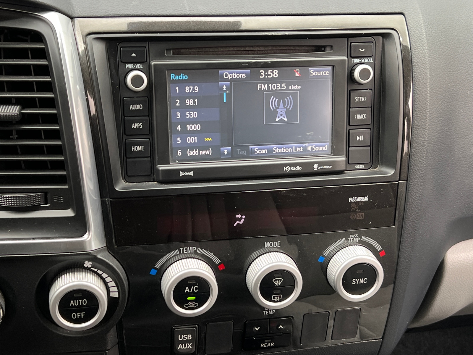 Thumbnail: 2018 Toyota Sequoia - 4
