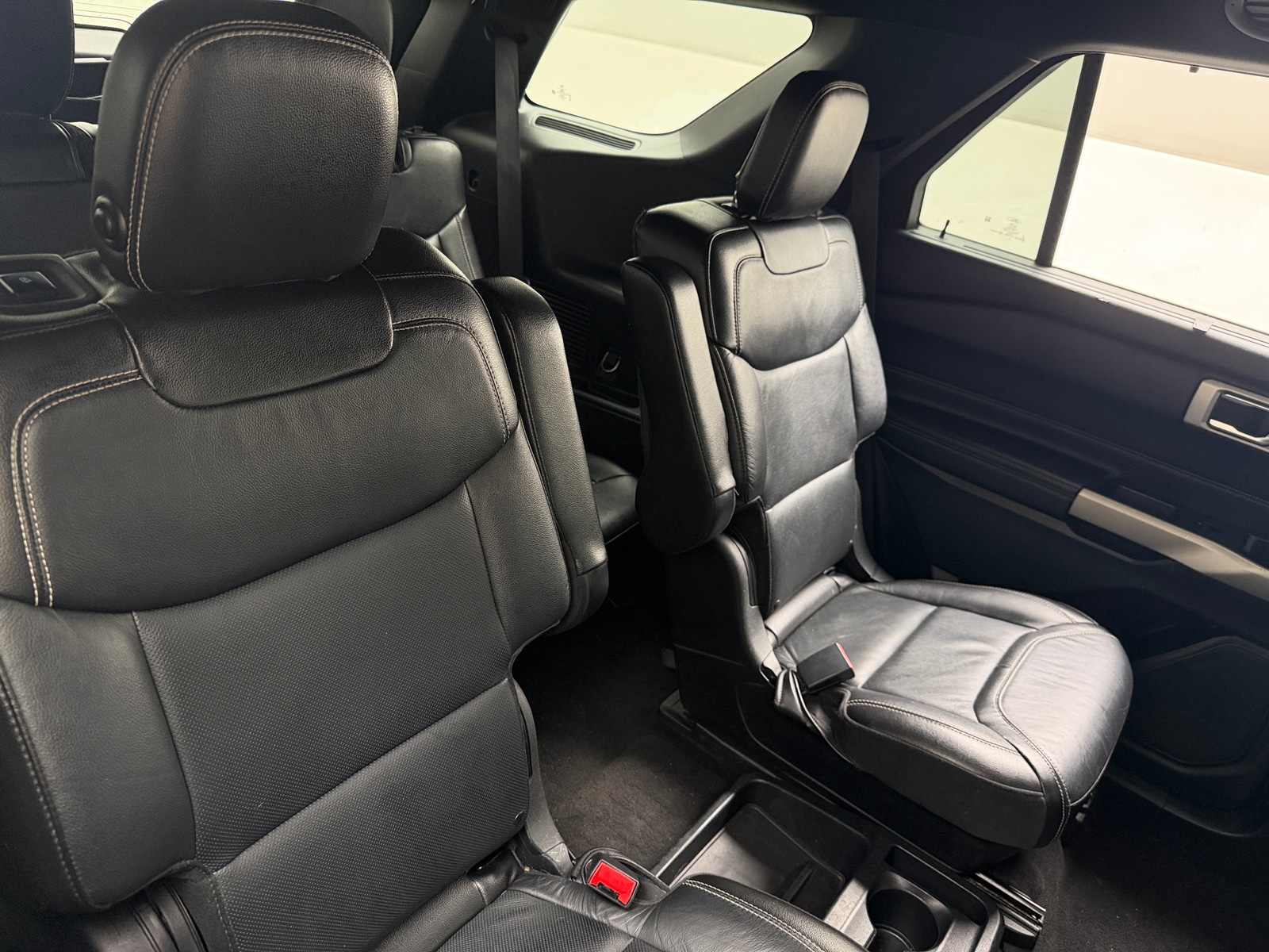 Thumbnail: 2020 Ford Explorer - 5
