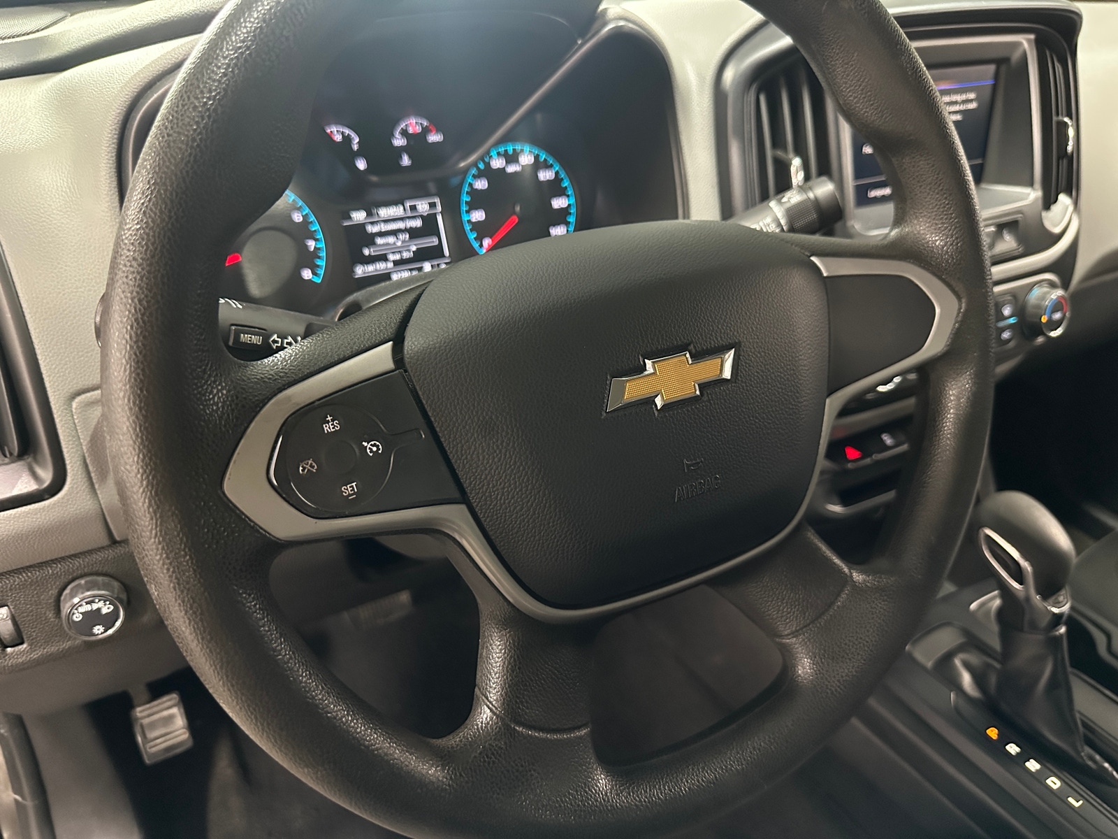 Thumbnail: 2022 Chevrolet Colorado - 5