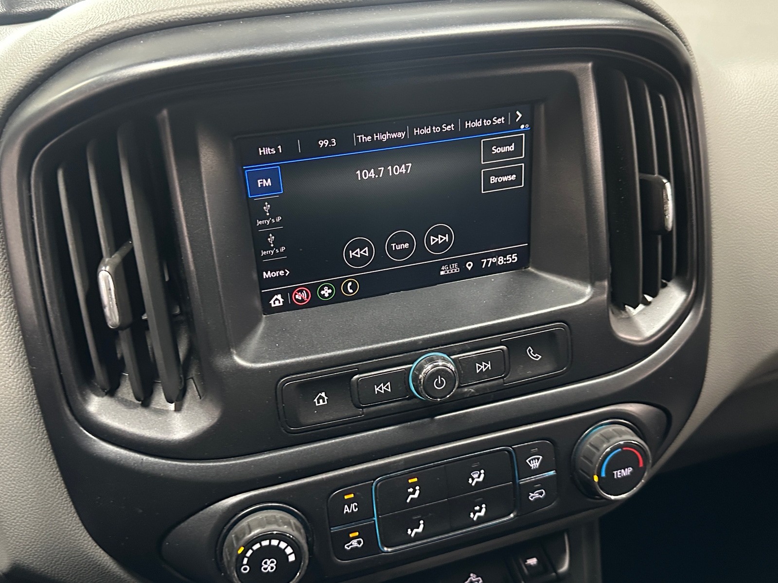 Thumbnail: 2022 Chevrolet Colorado - 4