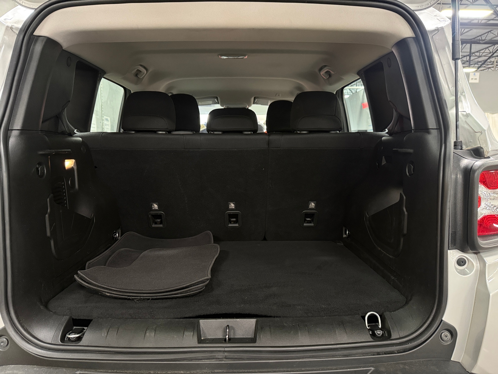 Thumbnail: 2021 Jeep Renegade - 7