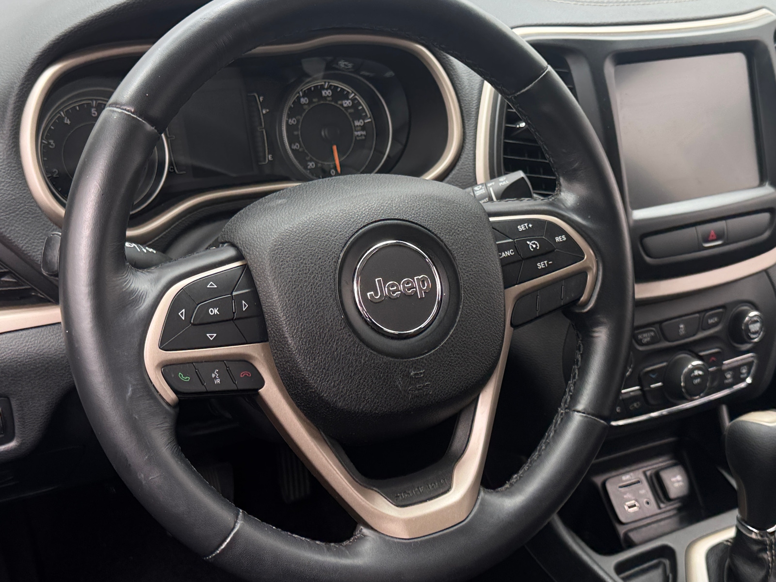 Thumbnail: 2016 Jeep Cherokee - 5
