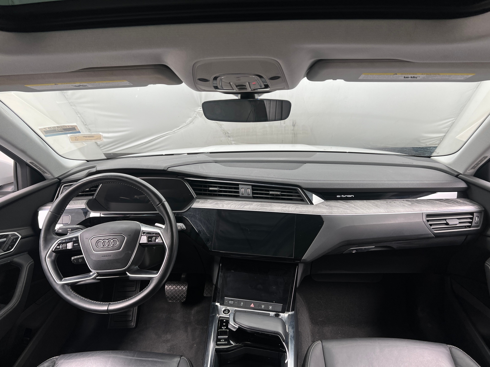 Thumbnail: 2021 Audi e-tron - 2
