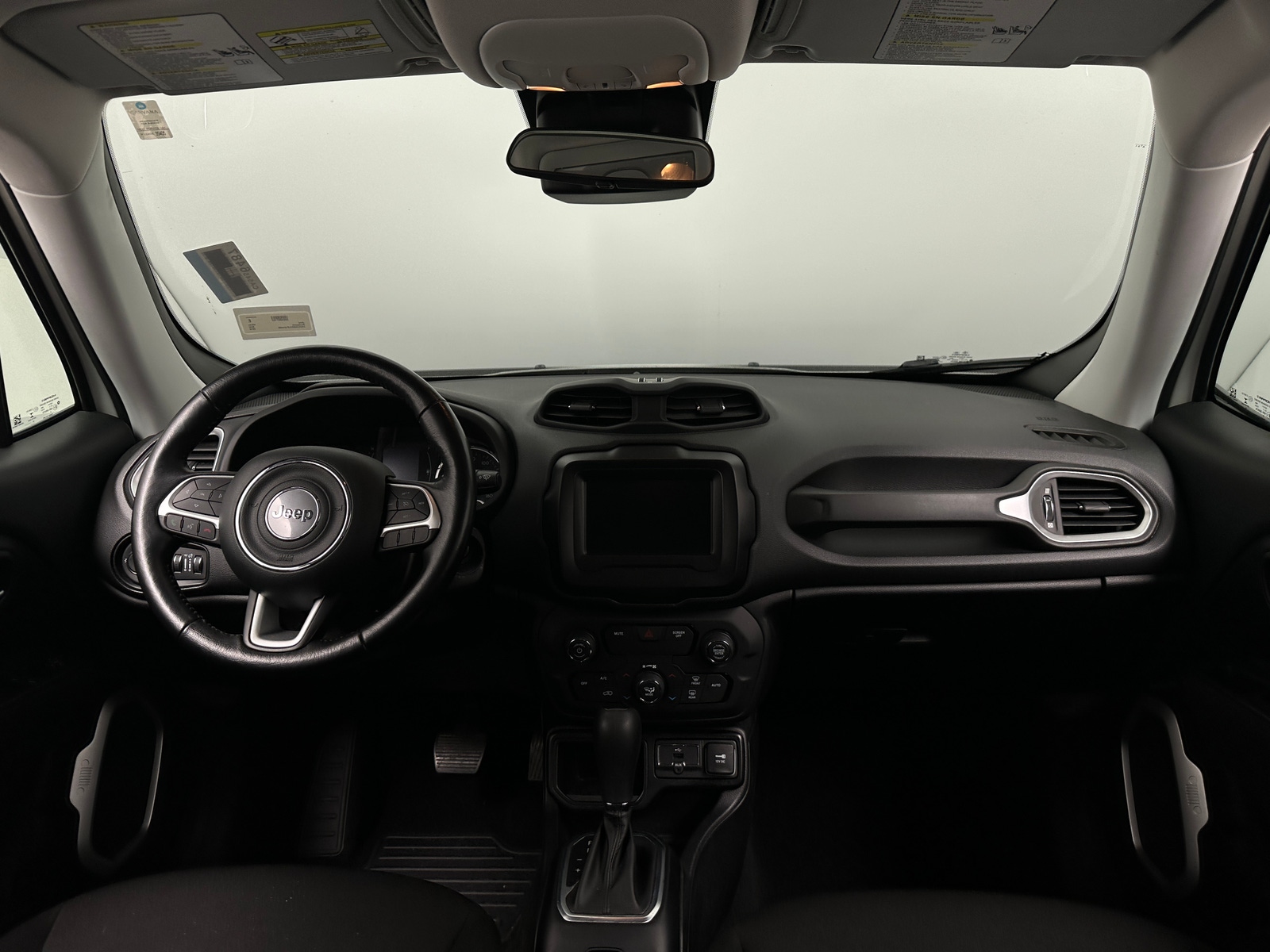 Thumbnail: 2018 Jeep Renegade - 3