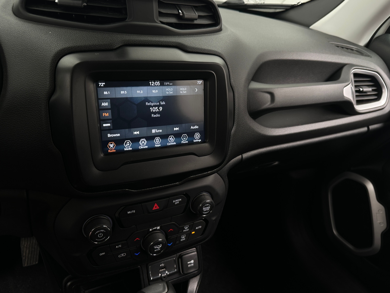 Thumbnail: 2018 Jeep Renegade - 4