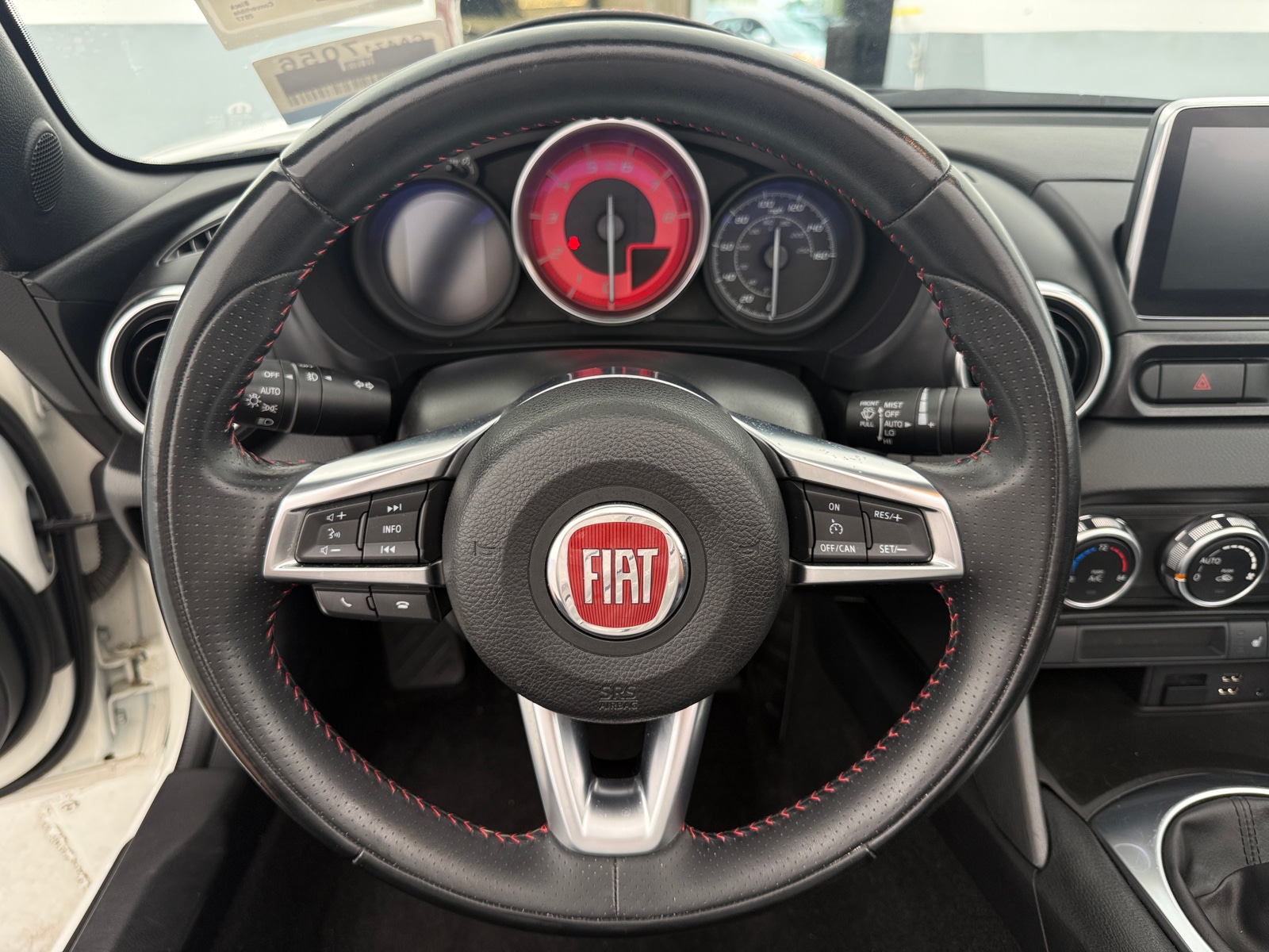 Thumbnail: 2017 Fiat 124 Spider - 4
