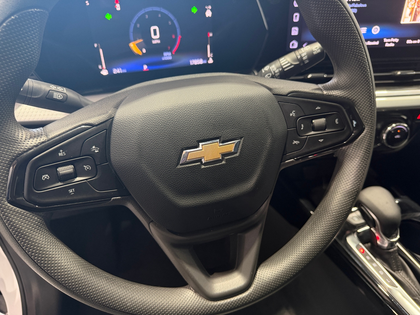Thumbnail: 2025 Chevrolet Trax - 5