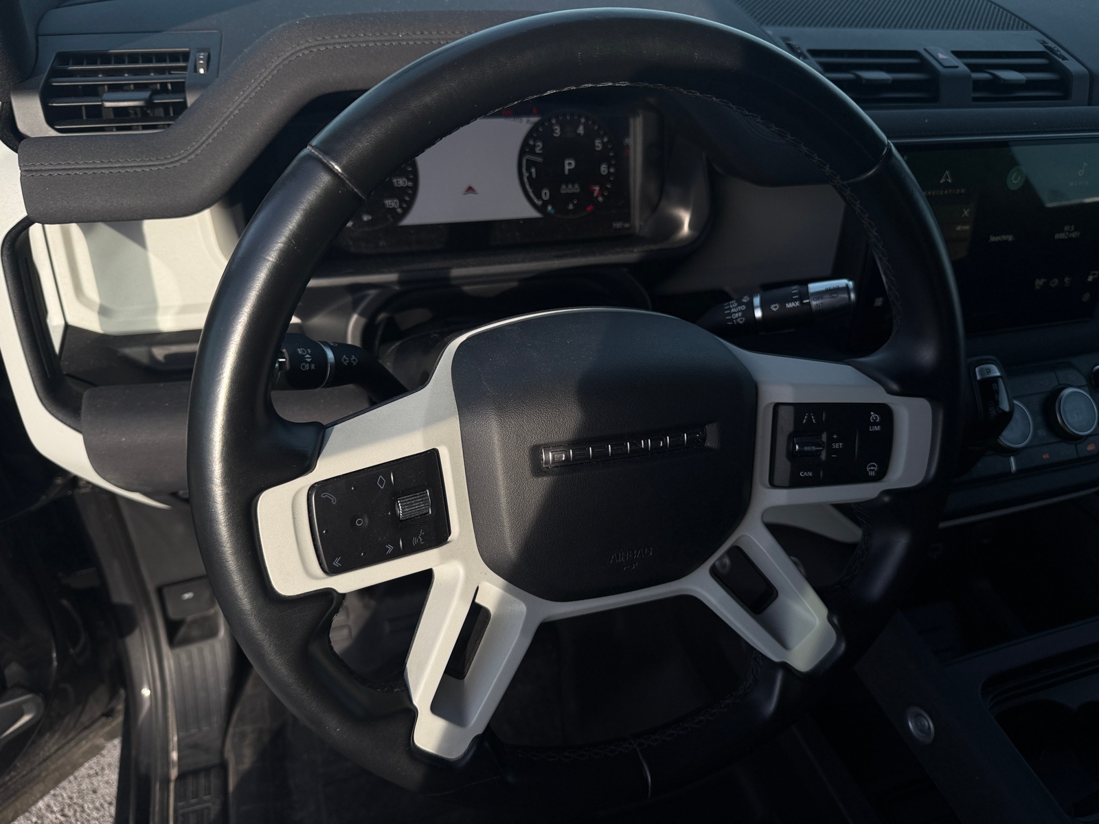 Thumbnail: 2022 Land Rover Defender - 4