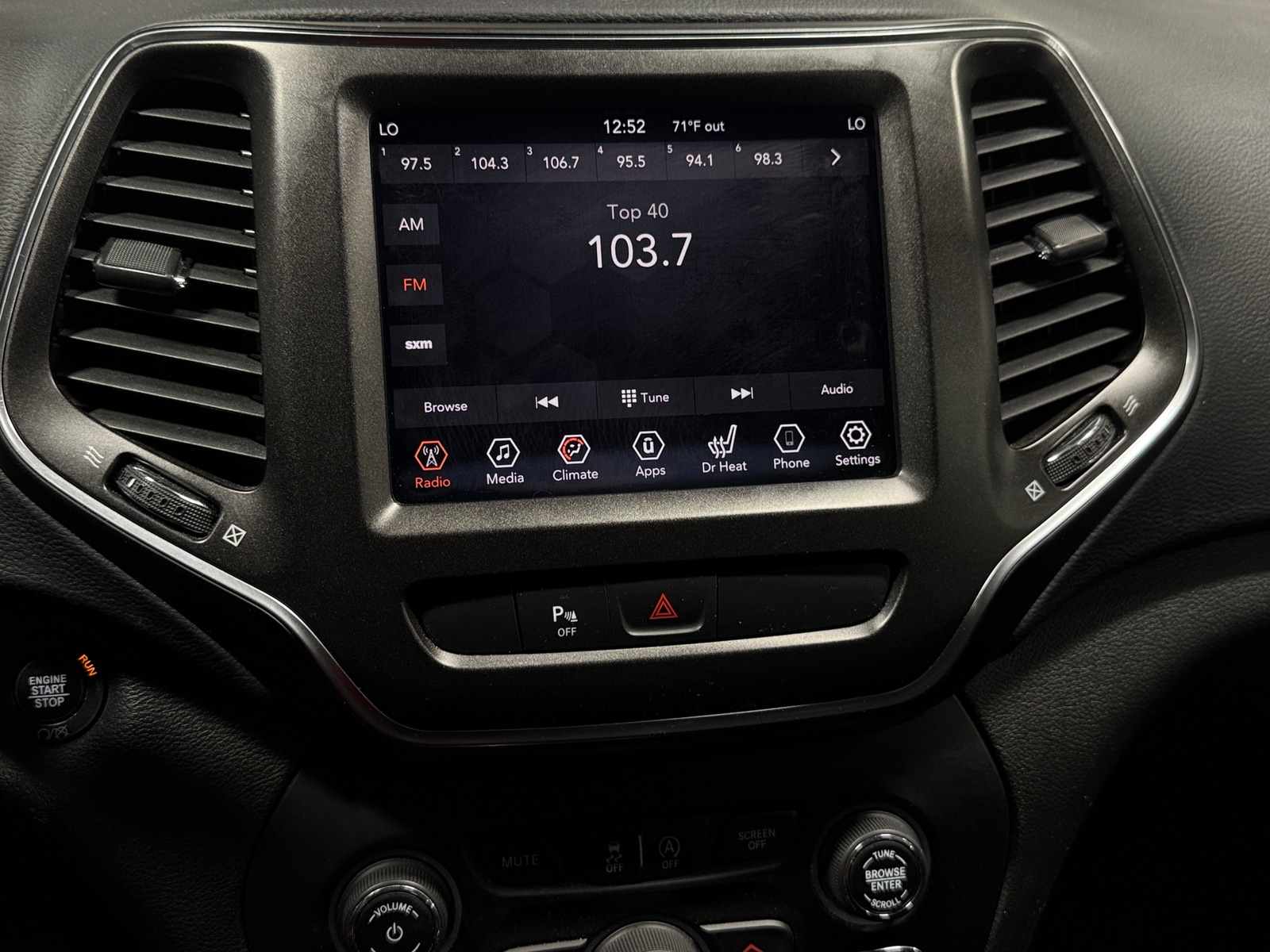 Thumbnail: 2019 Jeep Cherokee - 3