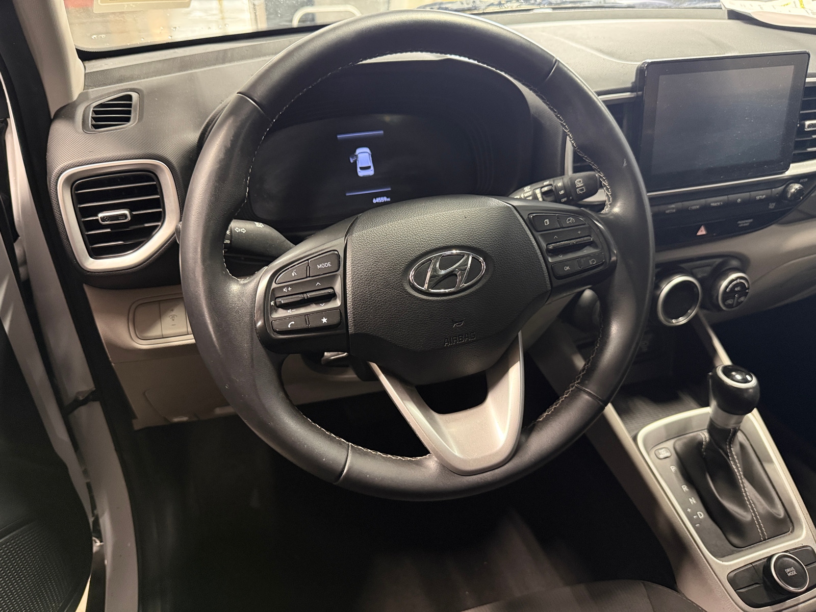 Thumbnail: 2023 Hyundai Venue - 5