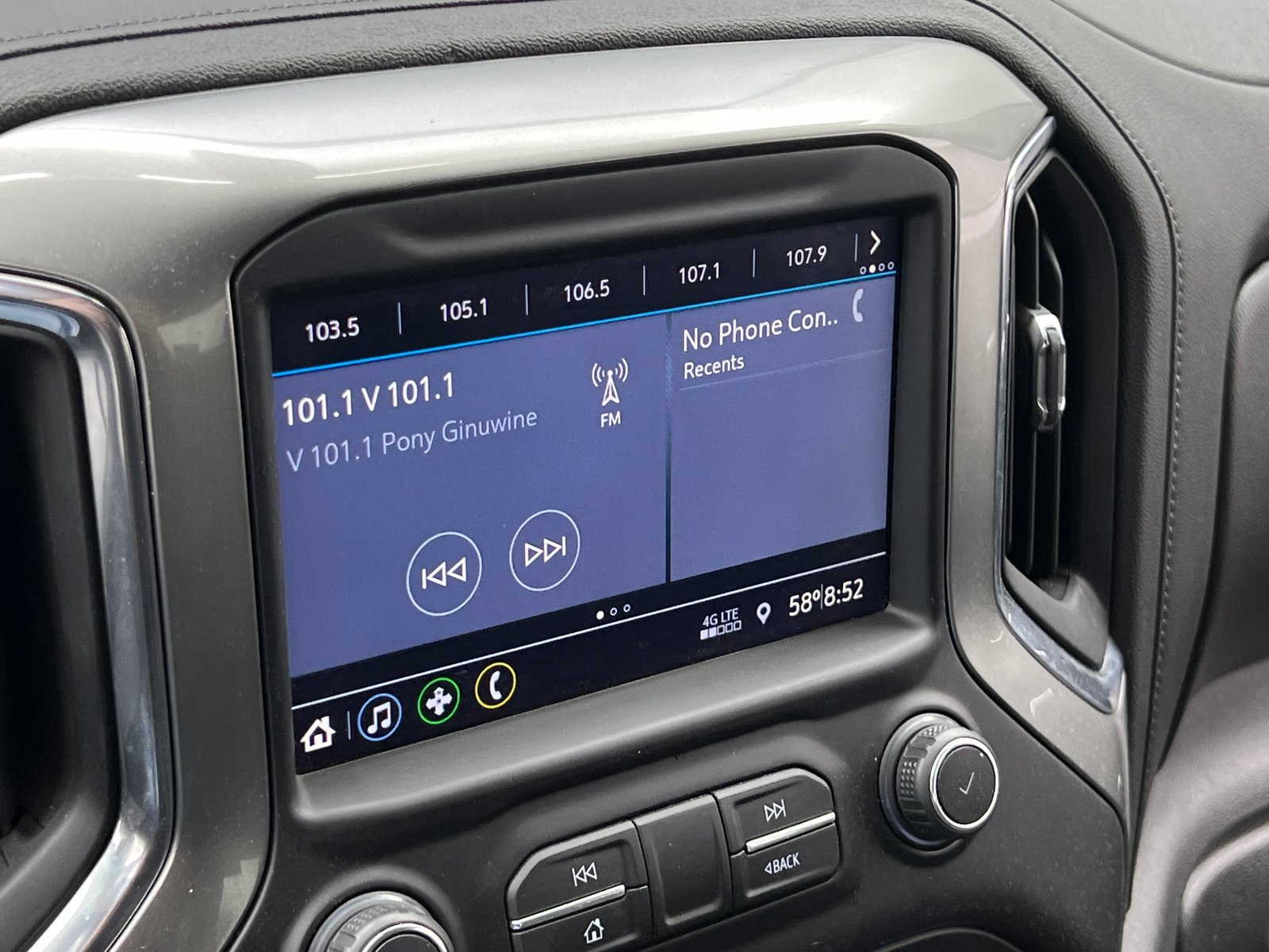 Thumbnail: 2020 Chevrolet Silverado 1500 - 4