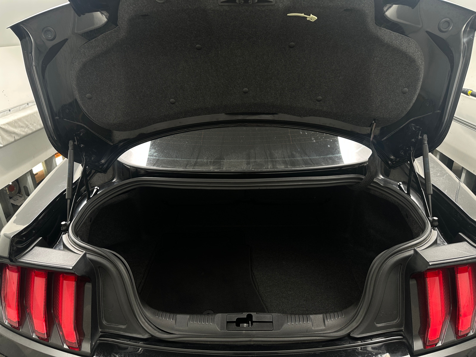 Thumbnail: 2022 Ford Mustang - 6