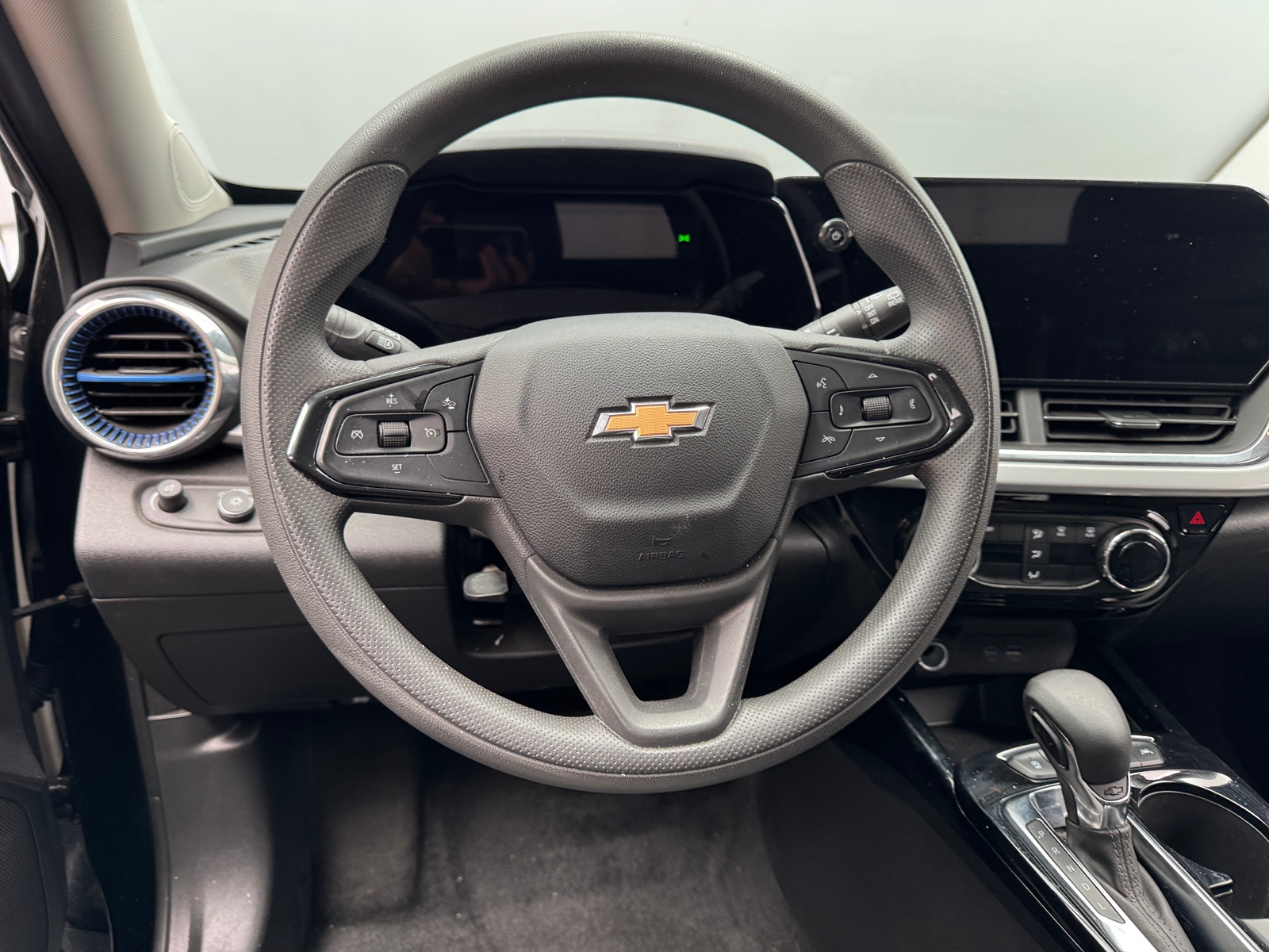 Thumbnail: 2025 Chevrolet Trax - 5