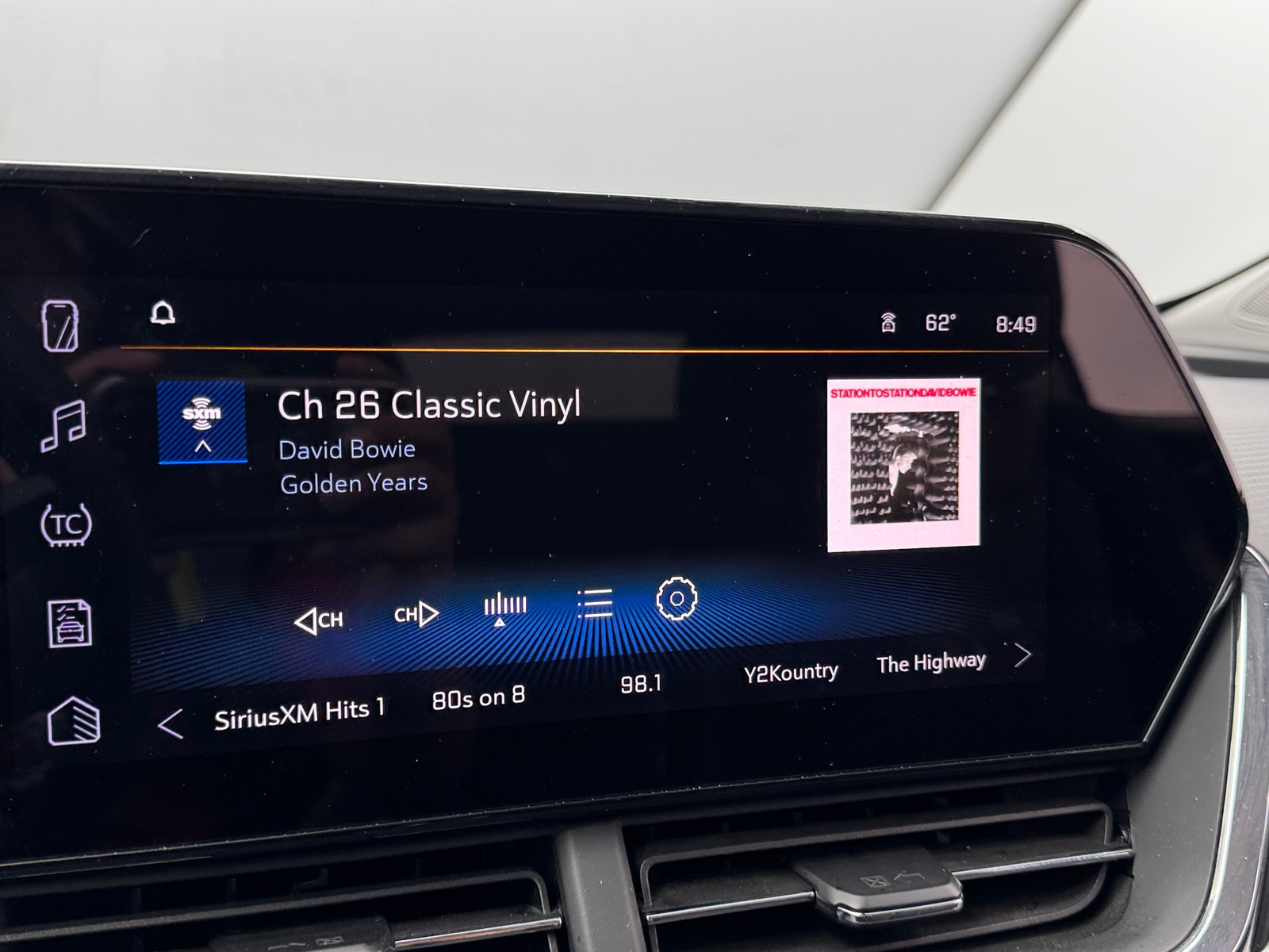 Thumbnail: 2025 Chevrolet Trax - 4