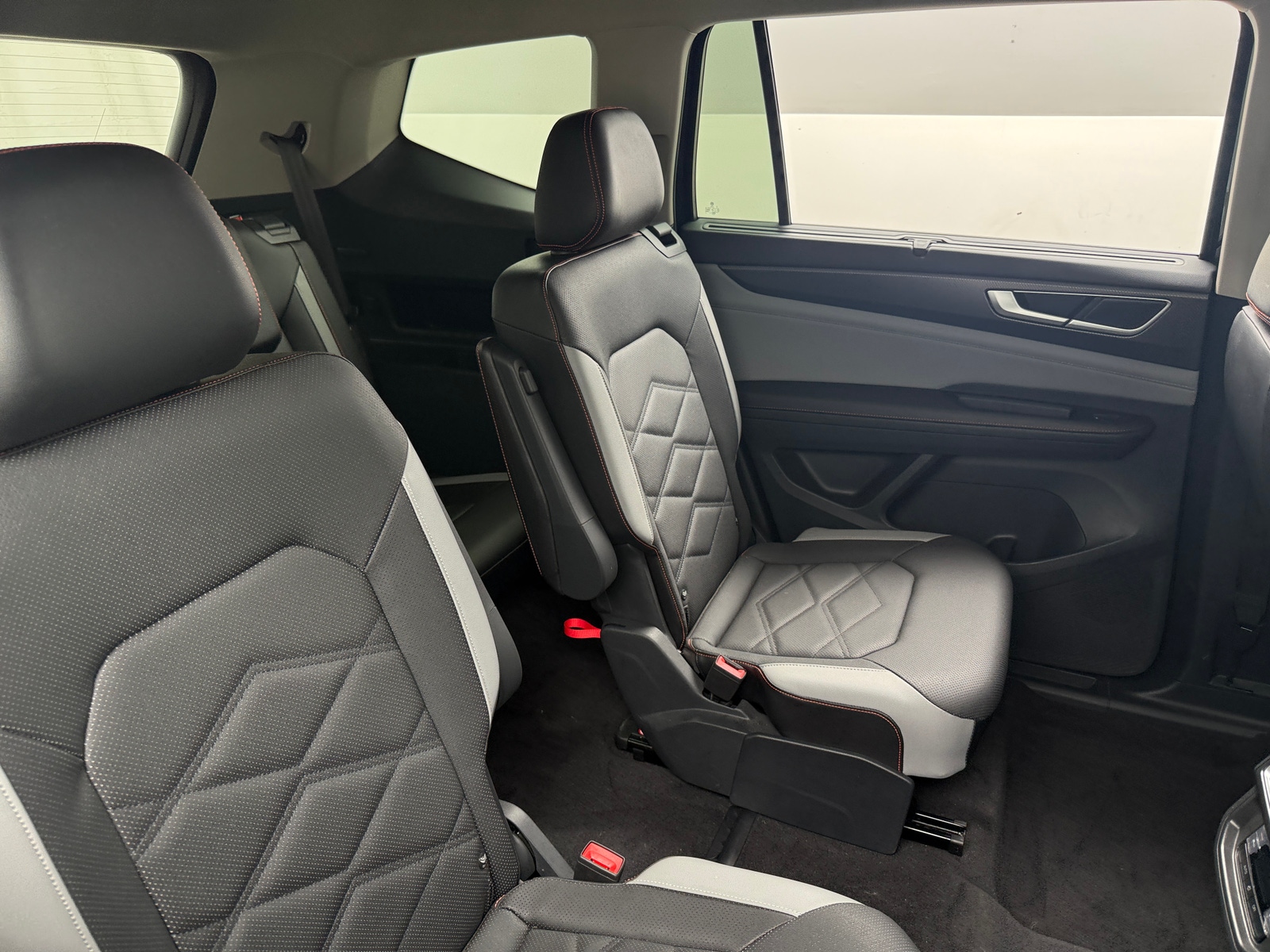 Thumbnail: 2024 Volkswagen Atlas - 5