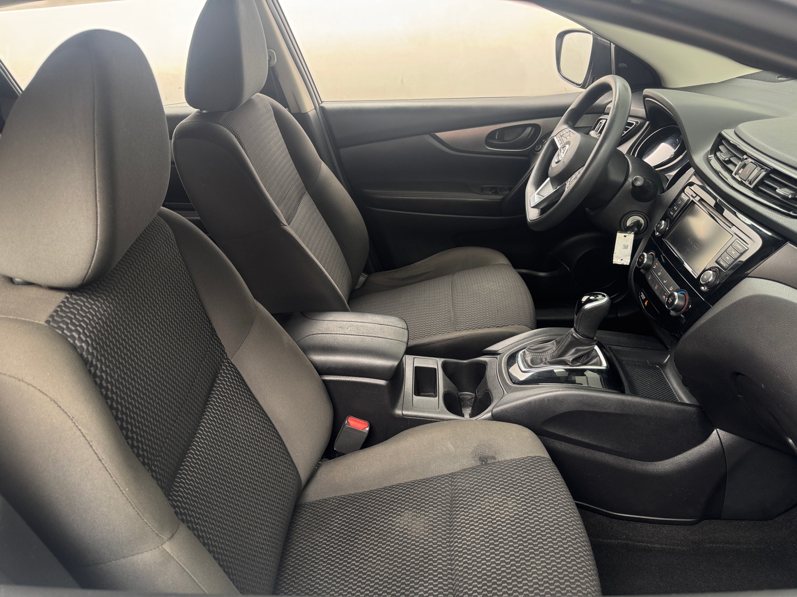 Thumbnail: 2022 Nissan Rogue Sport - 2