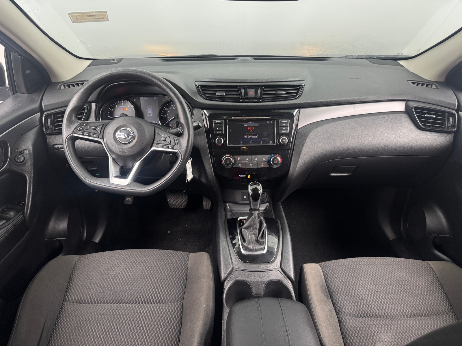 Thumbnail: 2022 Nissan Rogue Sport - 3