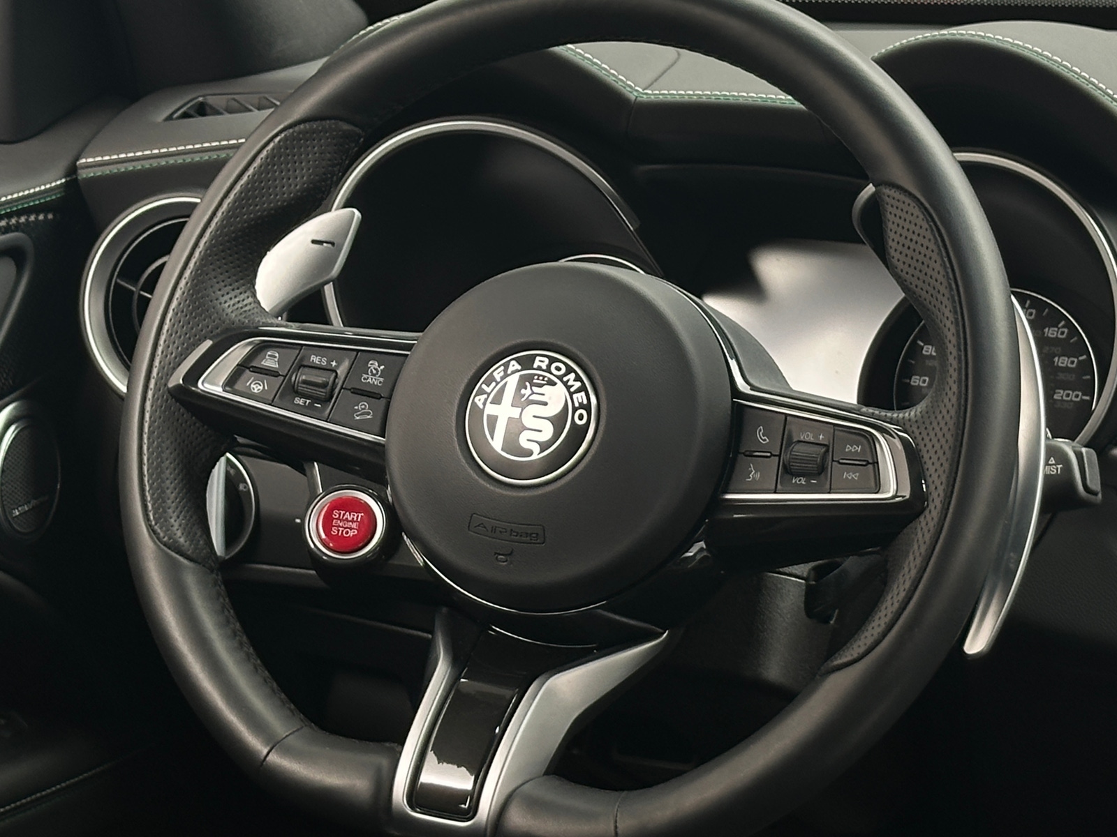 Thumbnail: 2021 Alfa Romeo Stelvio - 4