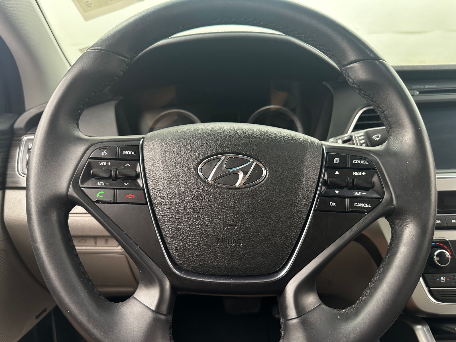Thumbnail: 2017 Hyundai Sonata - 4