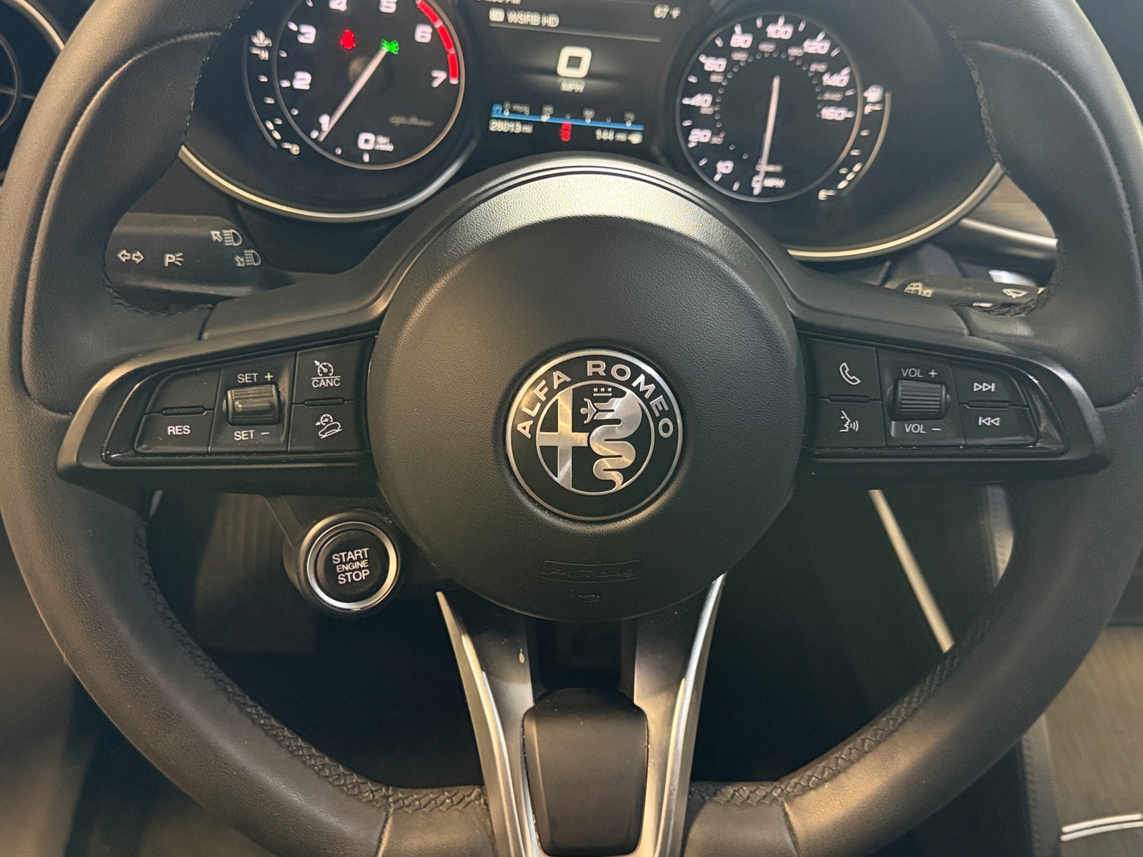 Thumbnail: 2021 Alfa Romeo Stelvio - 4