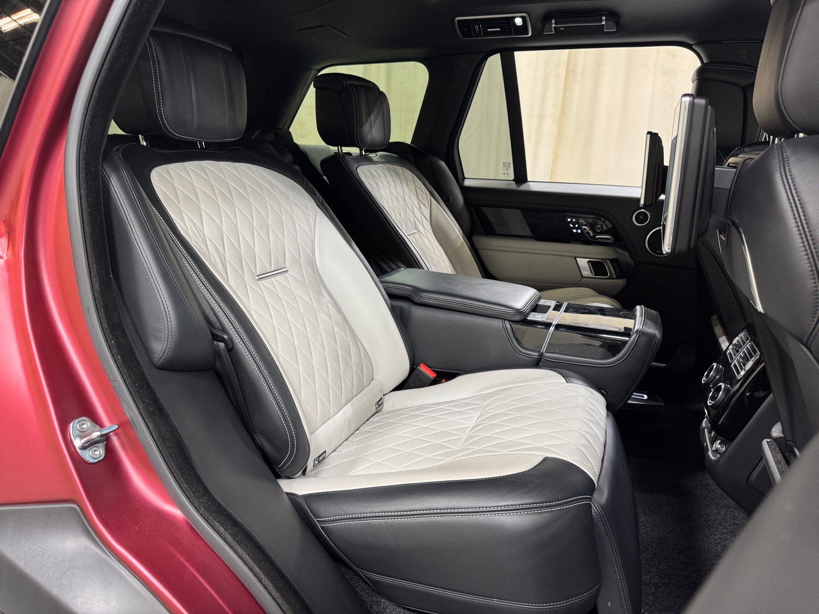 Thumbnail: 2019 Land Rover Range Rover - 5