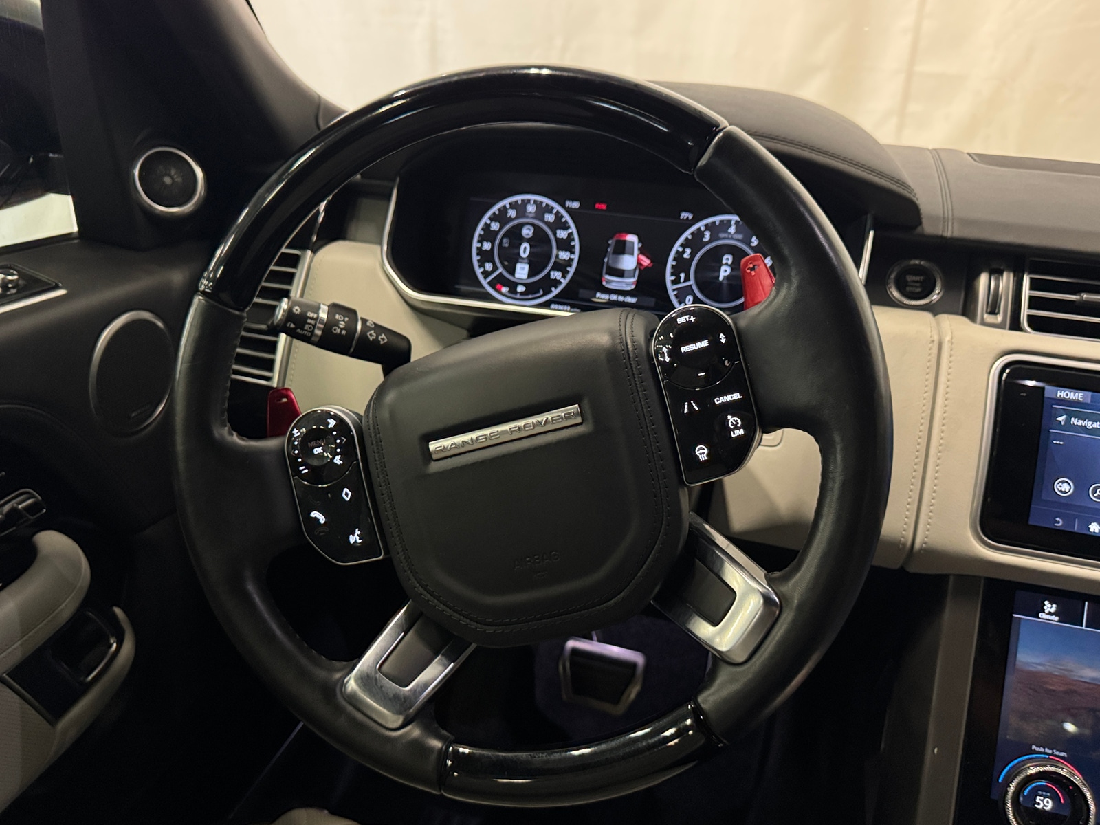 Thumbnail: 2019 Land Rover Range Rover - 4
