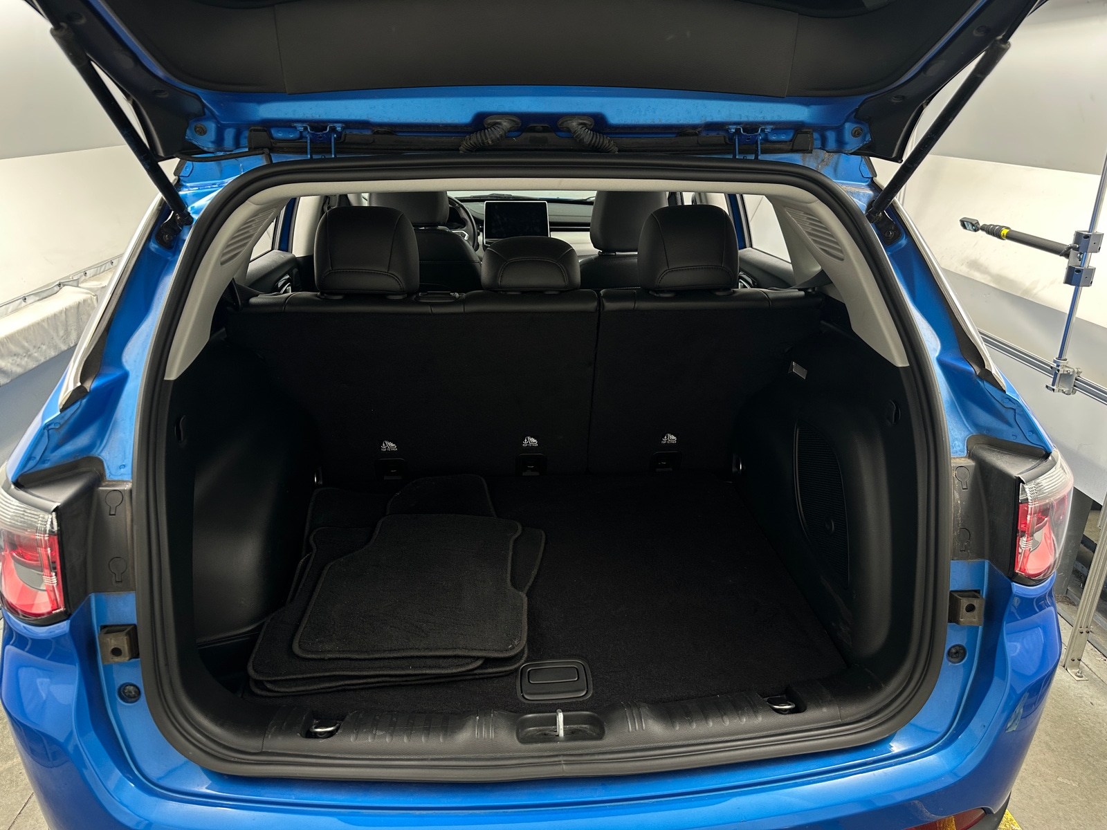 Thumbnail: 2022 Jeep Compass - 6