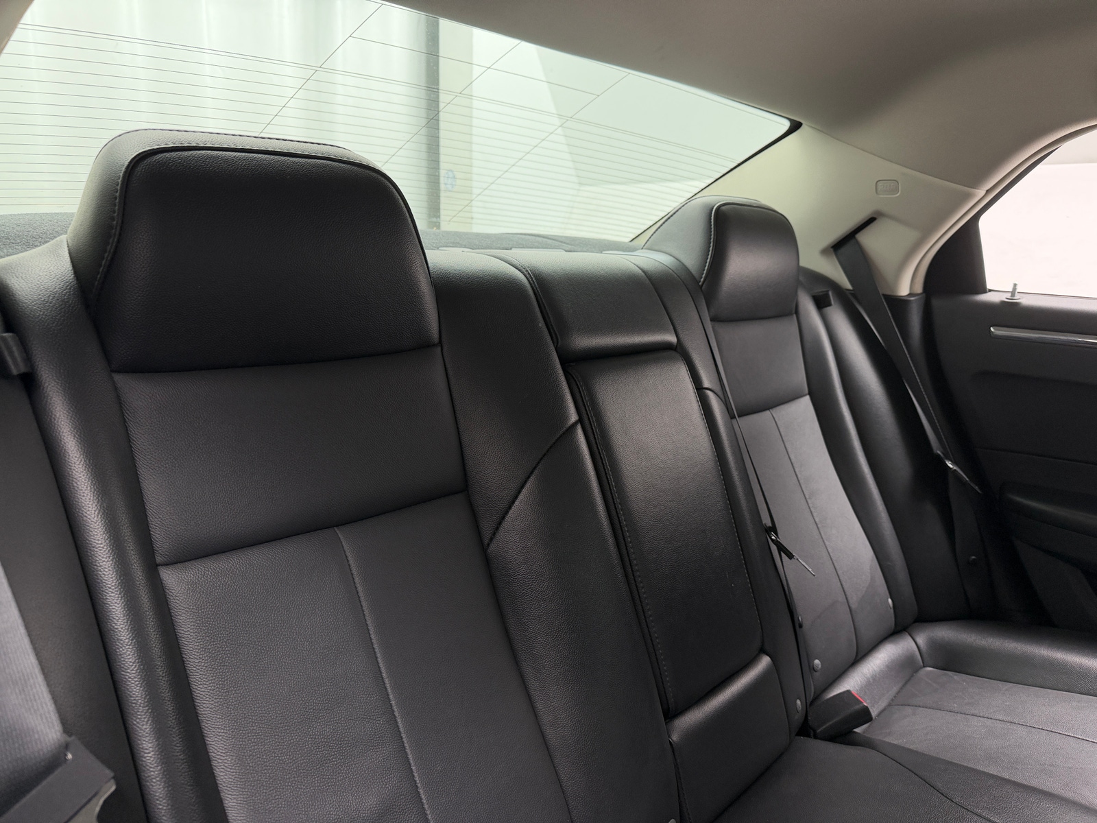 Thumbnail: 2010 Chrysler 300 - 6