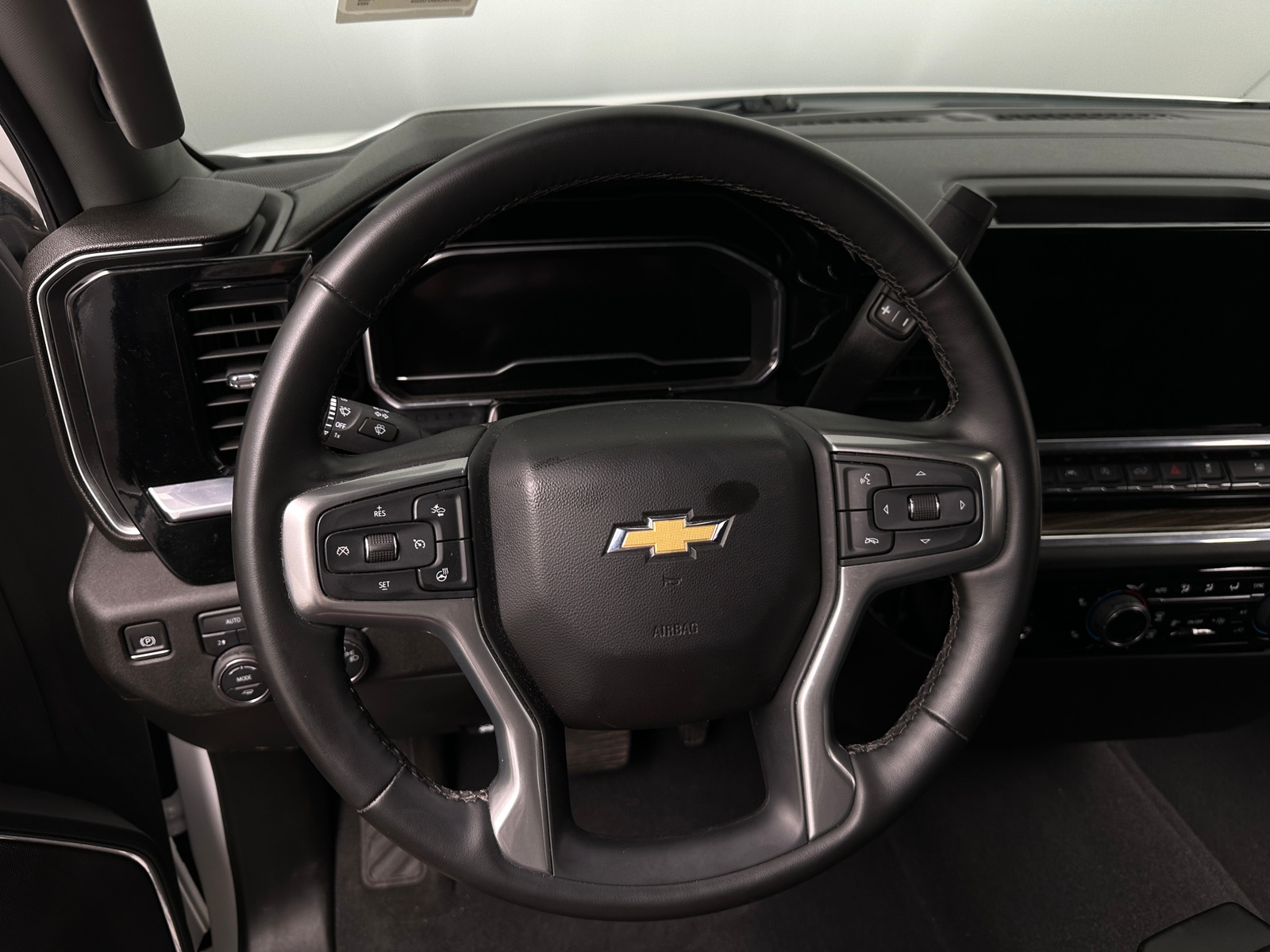 Thumbnail: 2024 Chevrolet Silverado 1500 - 5