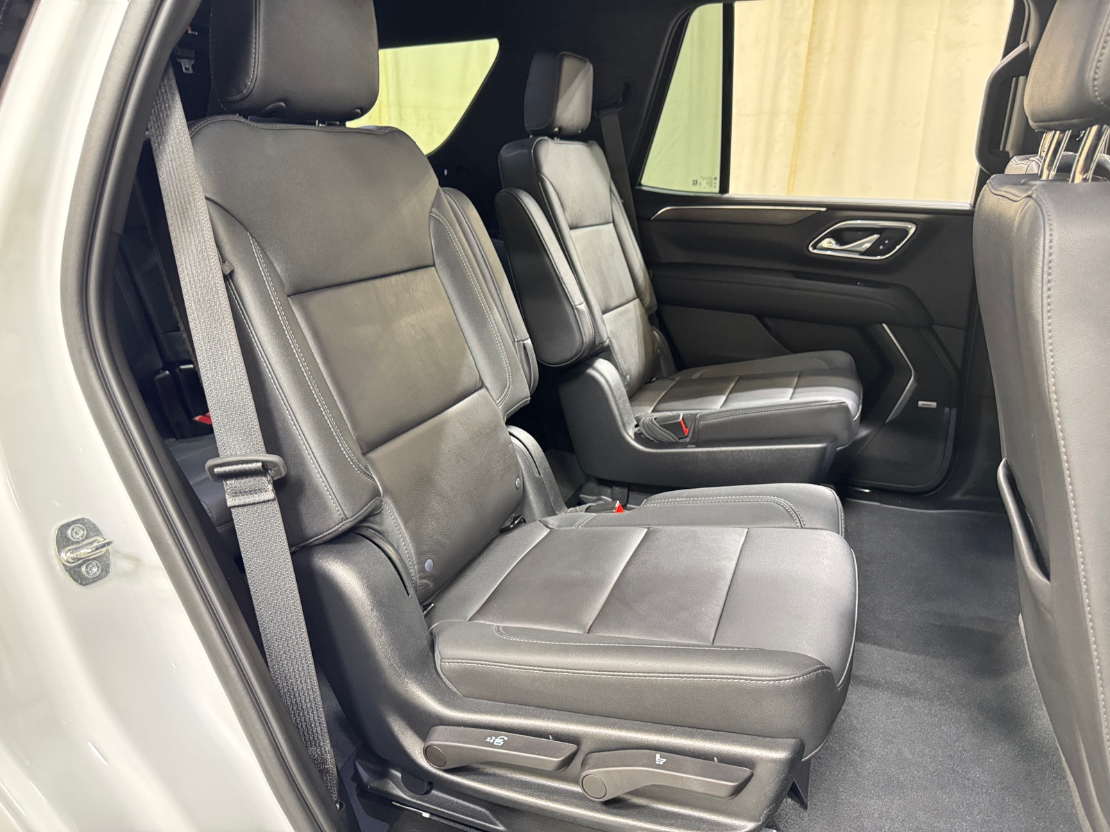 Thumbnail: 2023 Chevrolet Tahoe - 5