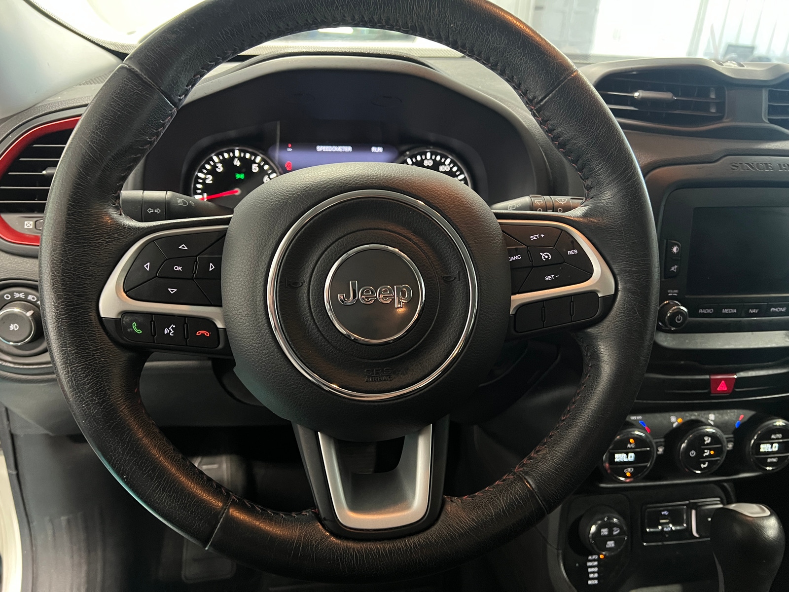 Thumbnail: 2016 Jeep Renegade - 5