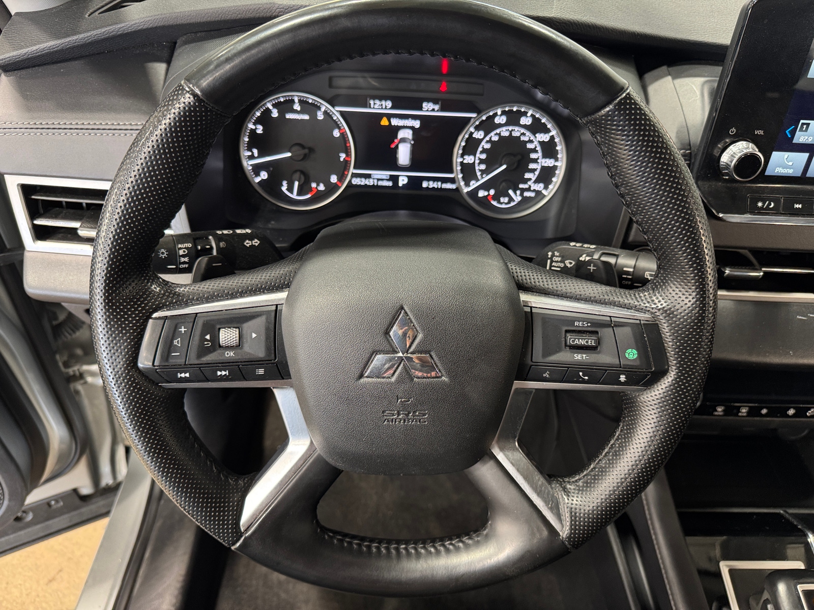 Thumbnail: 2024 Mitsubishi Outlander - 4