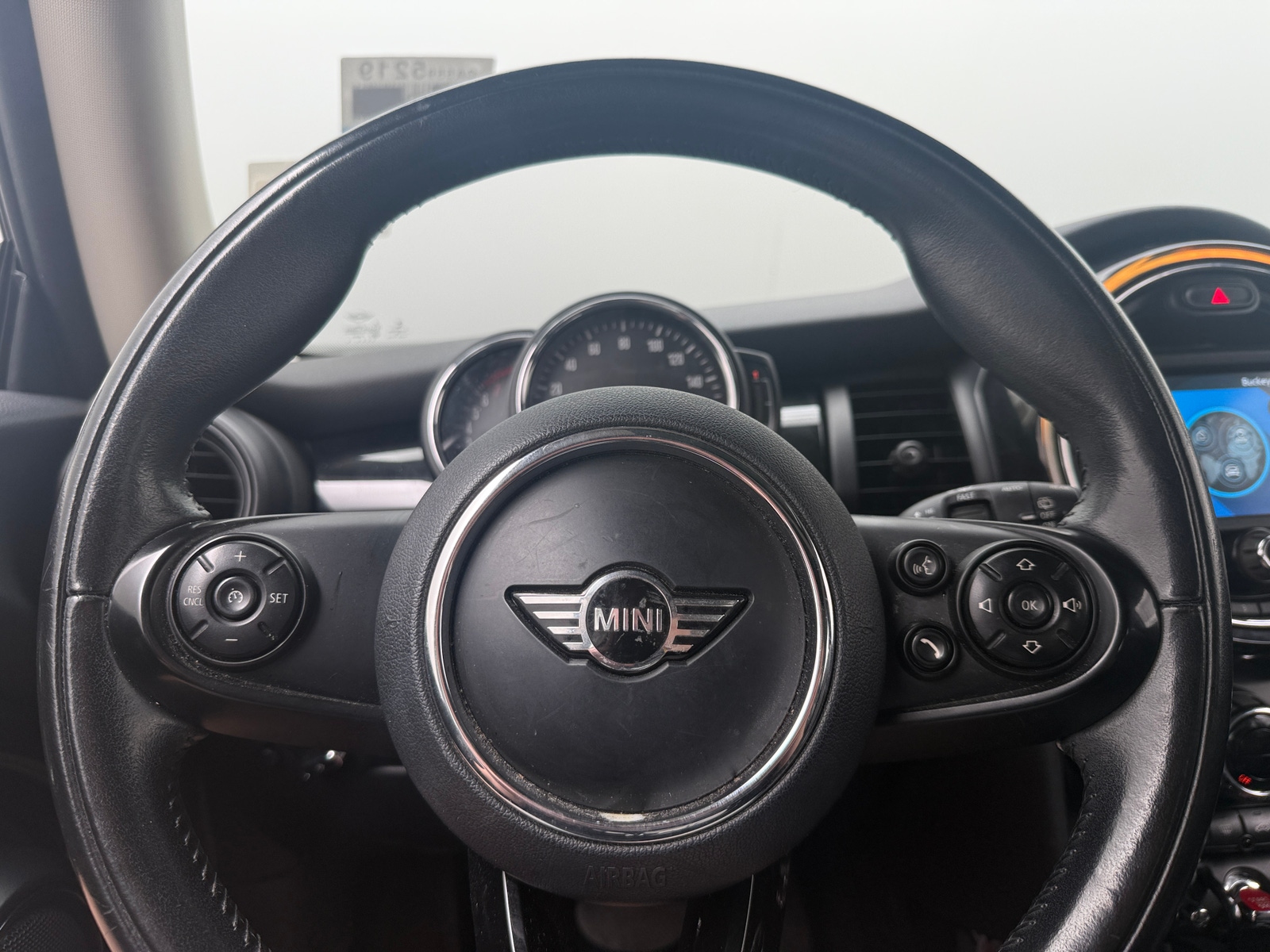 Thumbnail: 2019 MINI Cooper Hardtop - 4