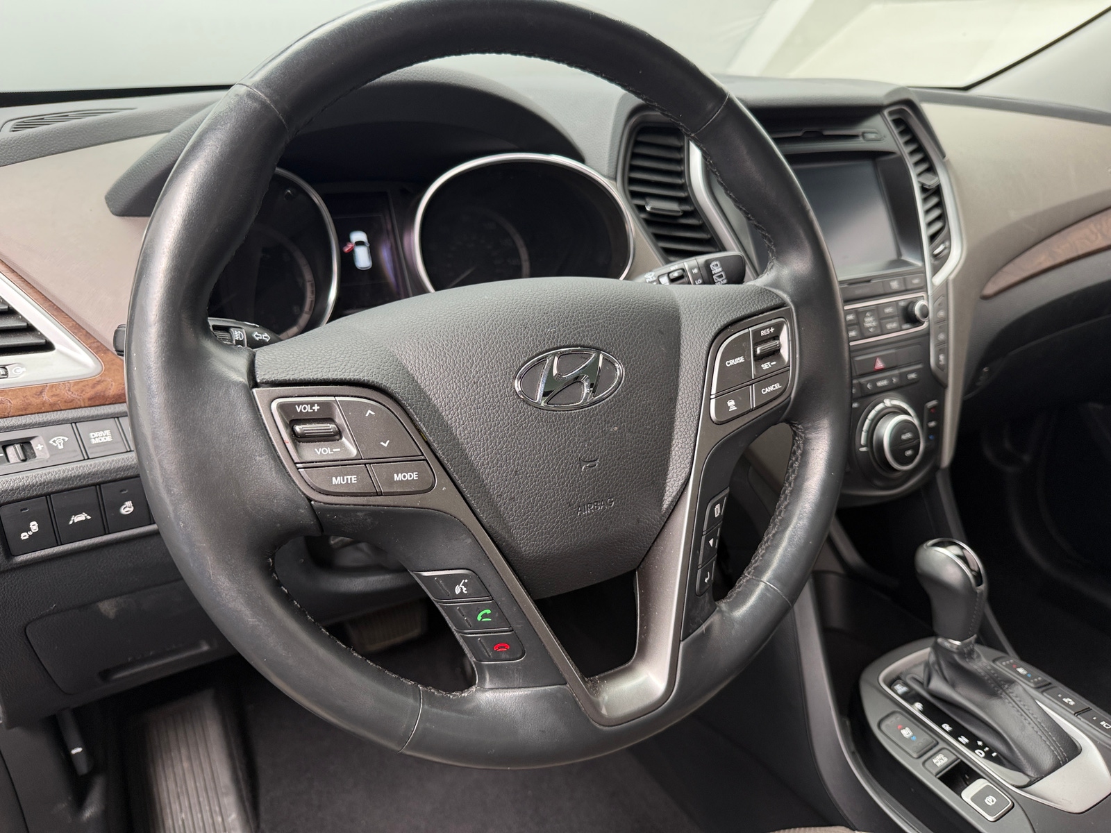 Thumbnail: 2017 Hyundai Santa Fe - 4
