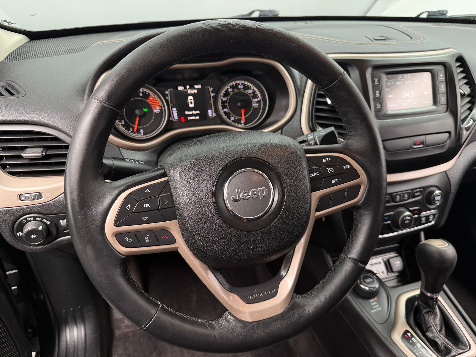 Thumbnail: 2017 Jeep Cherokee - 5