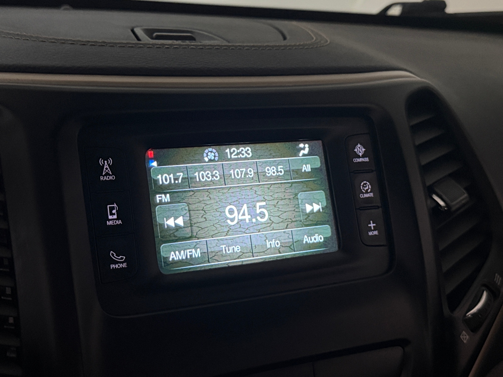 Thumbnail: 2017 Jeep Cherokee - 4