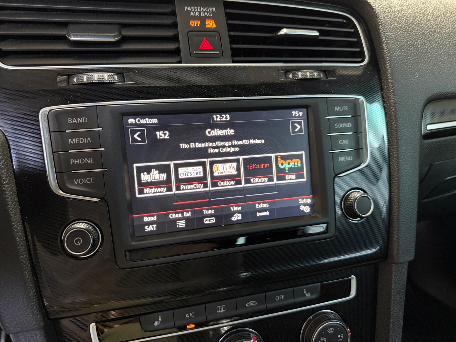 Thumbnail: 2017 Volkswagen Golf - 4
