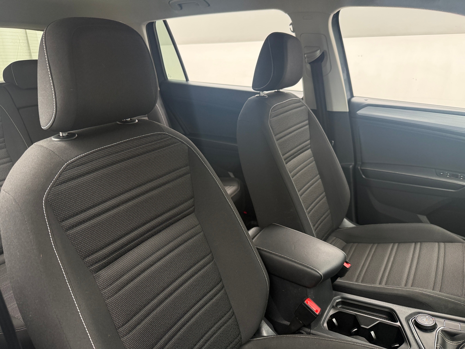 Thumbnail: 2023 Volkswagen Tiguan - 2