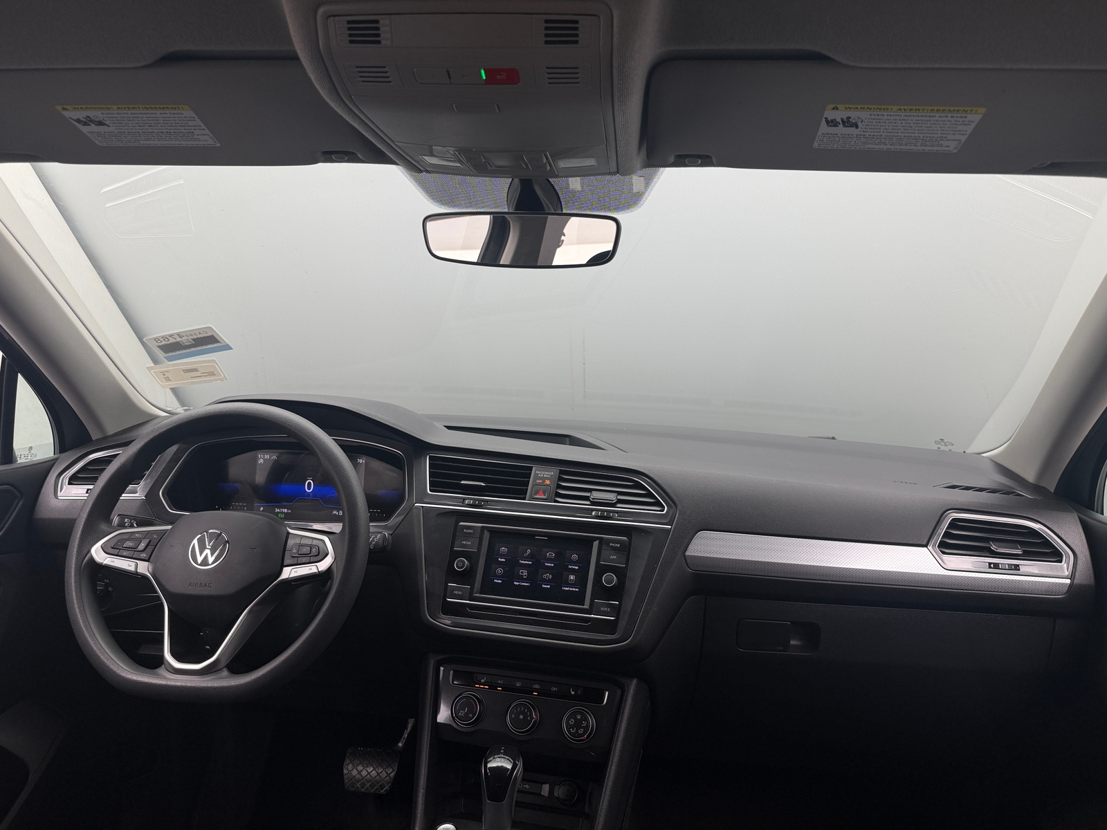 Thumbnail: 2023 Volkswagen Tiguan - 3