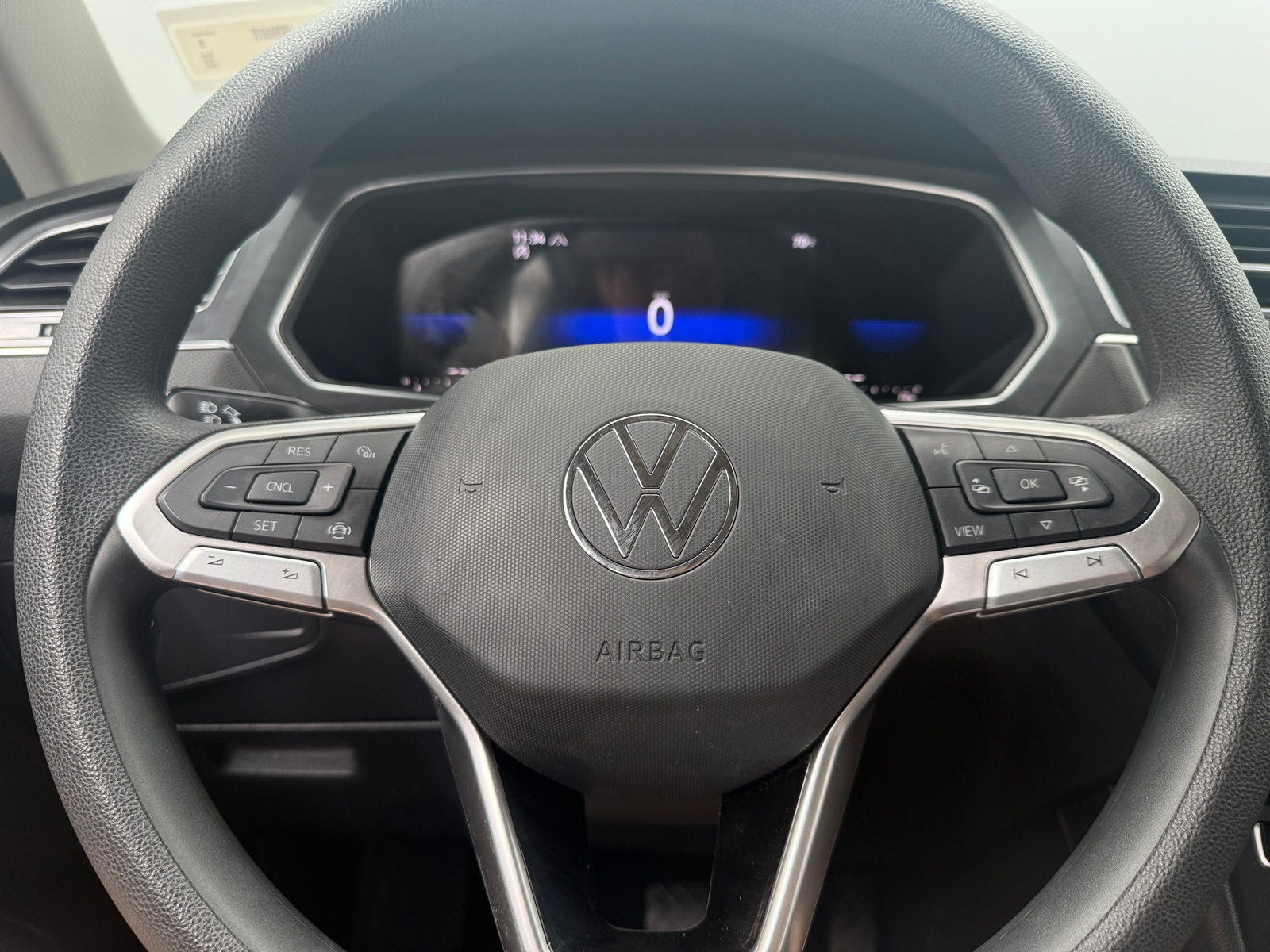 Thumbnail: 2023 Volkswagen Tiguan - 5