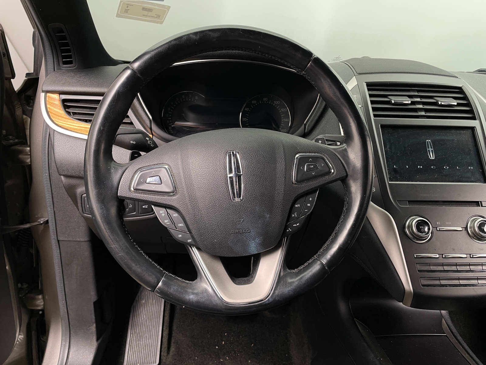 Thumbnail: 2016 Lincoln MKC - 4